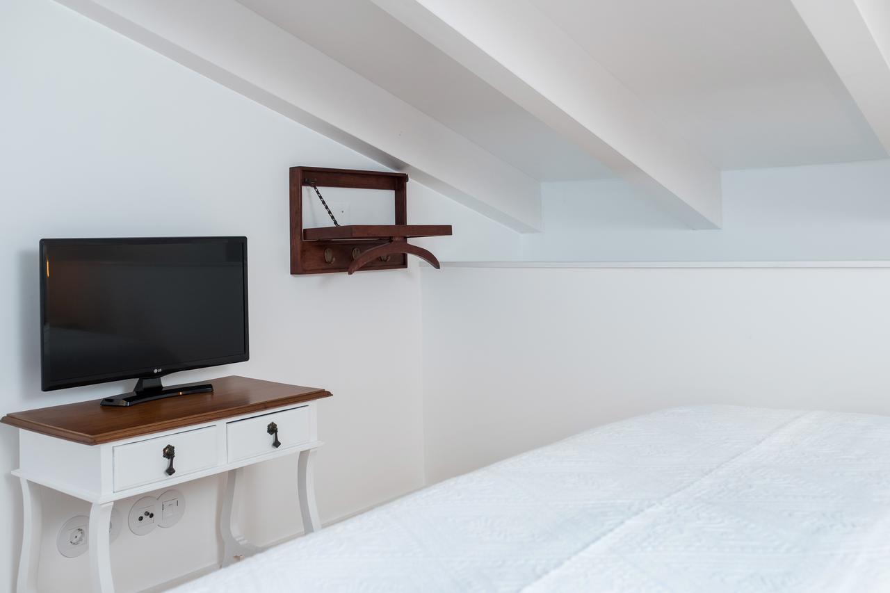 Lugares Com Historia Apartment โอบิดอส ภายนอก รูปภาพ